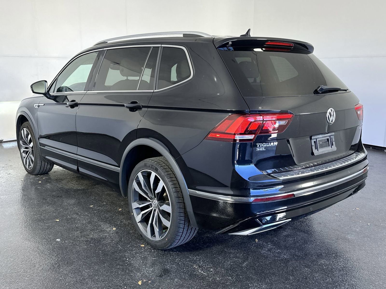 Used 2020 Volkswagen Tiguan SEL Premium R-Line image 9