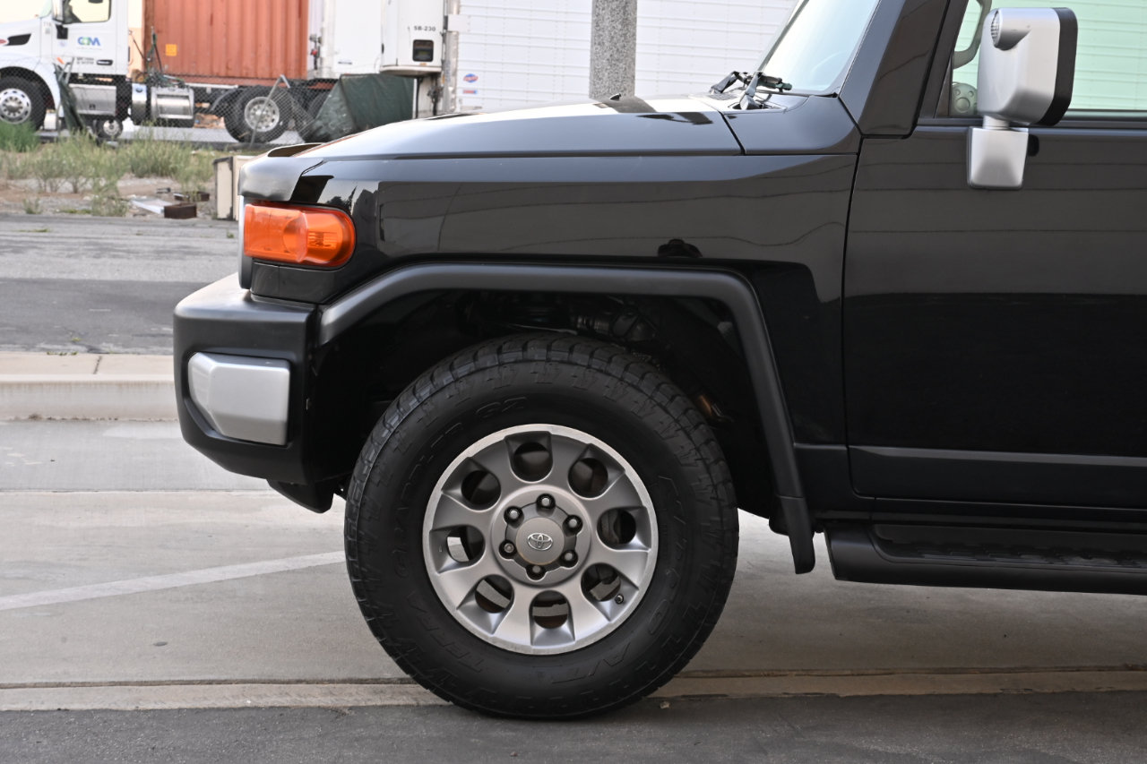 Used 2011 Toyota FJ Cruiser 4WD w/ Convenience Pkg image 29