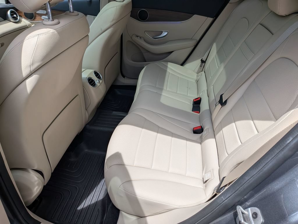 Used 2022 Mercedes-Benz GLC 300 4MATIC w/ Premium Package Lite image 29