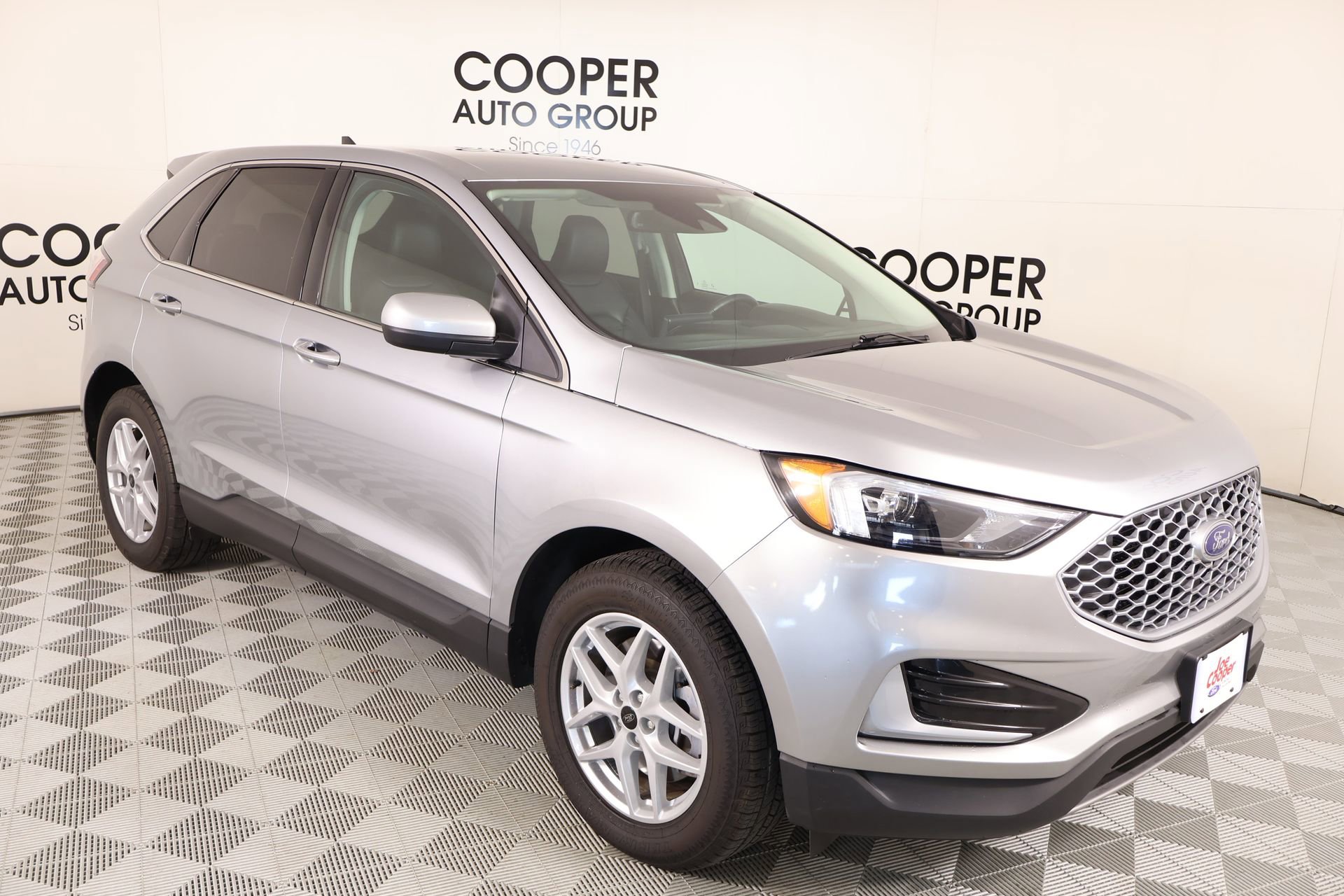 Used 2024 Ford Edge SEL image 1