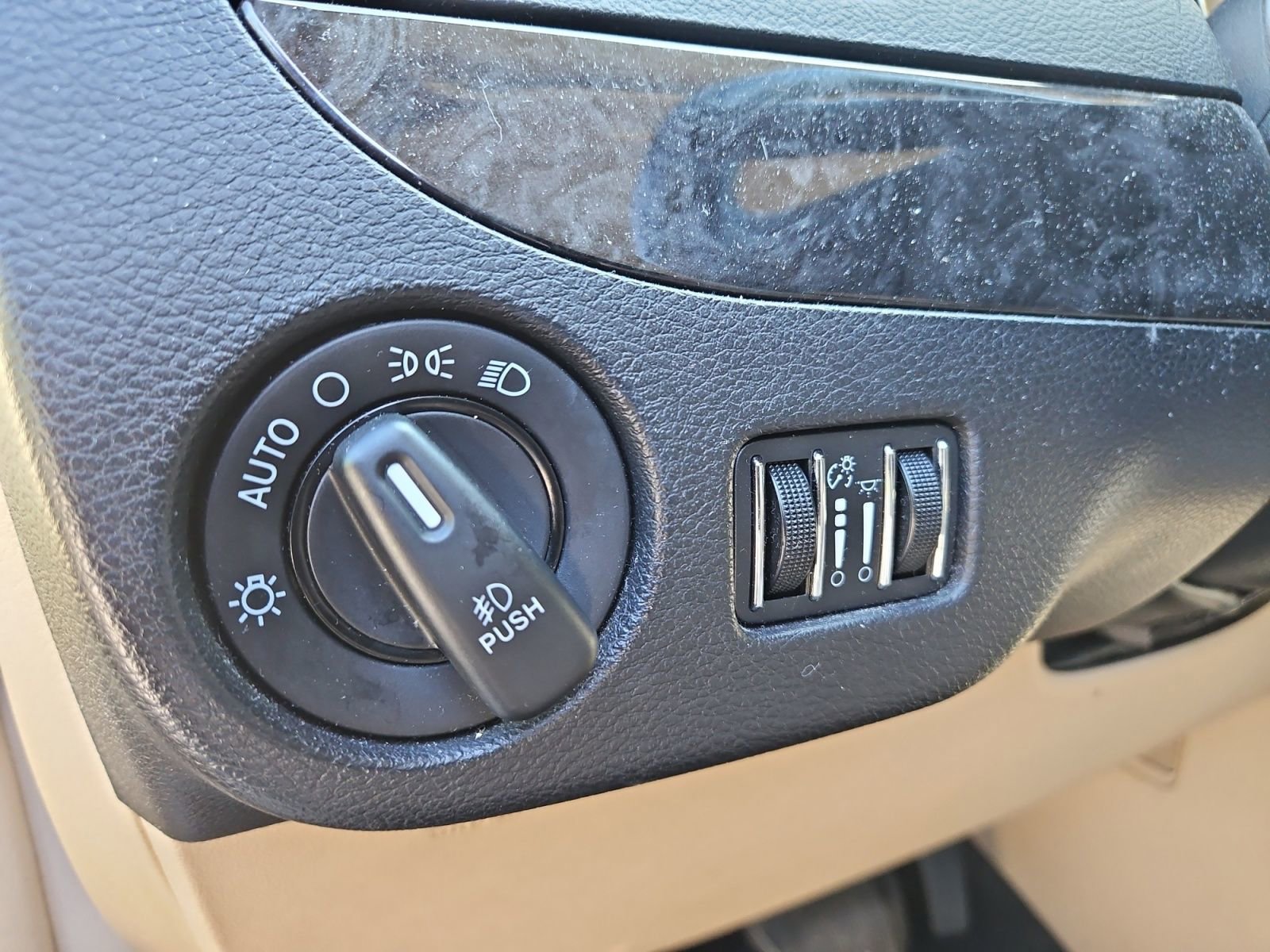 Used 2013 Dodge Grand Caravan Crew w/ Safety Sphere Group FWD image 23