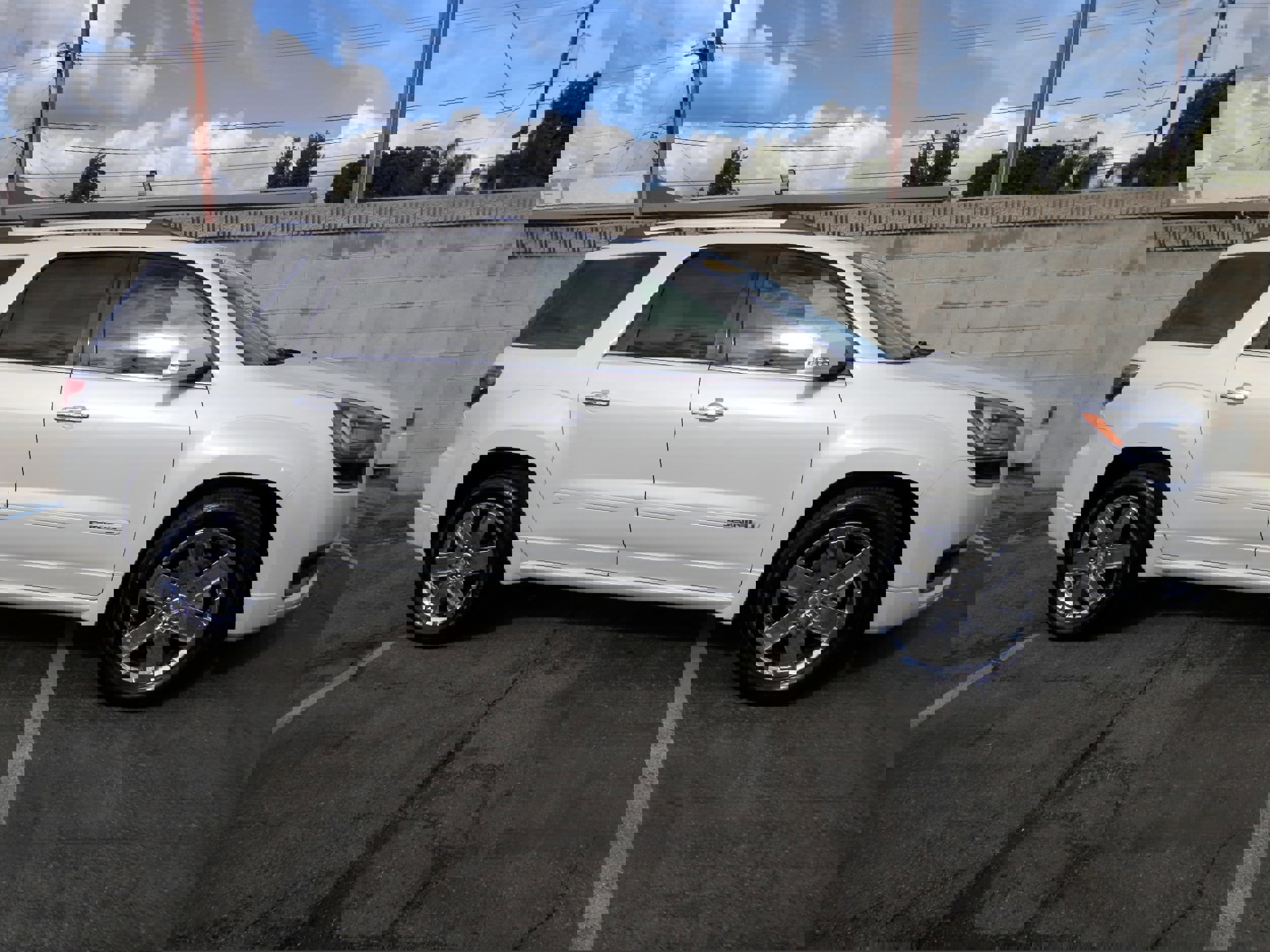 Used 2016 GMC Acadia Denali image 3