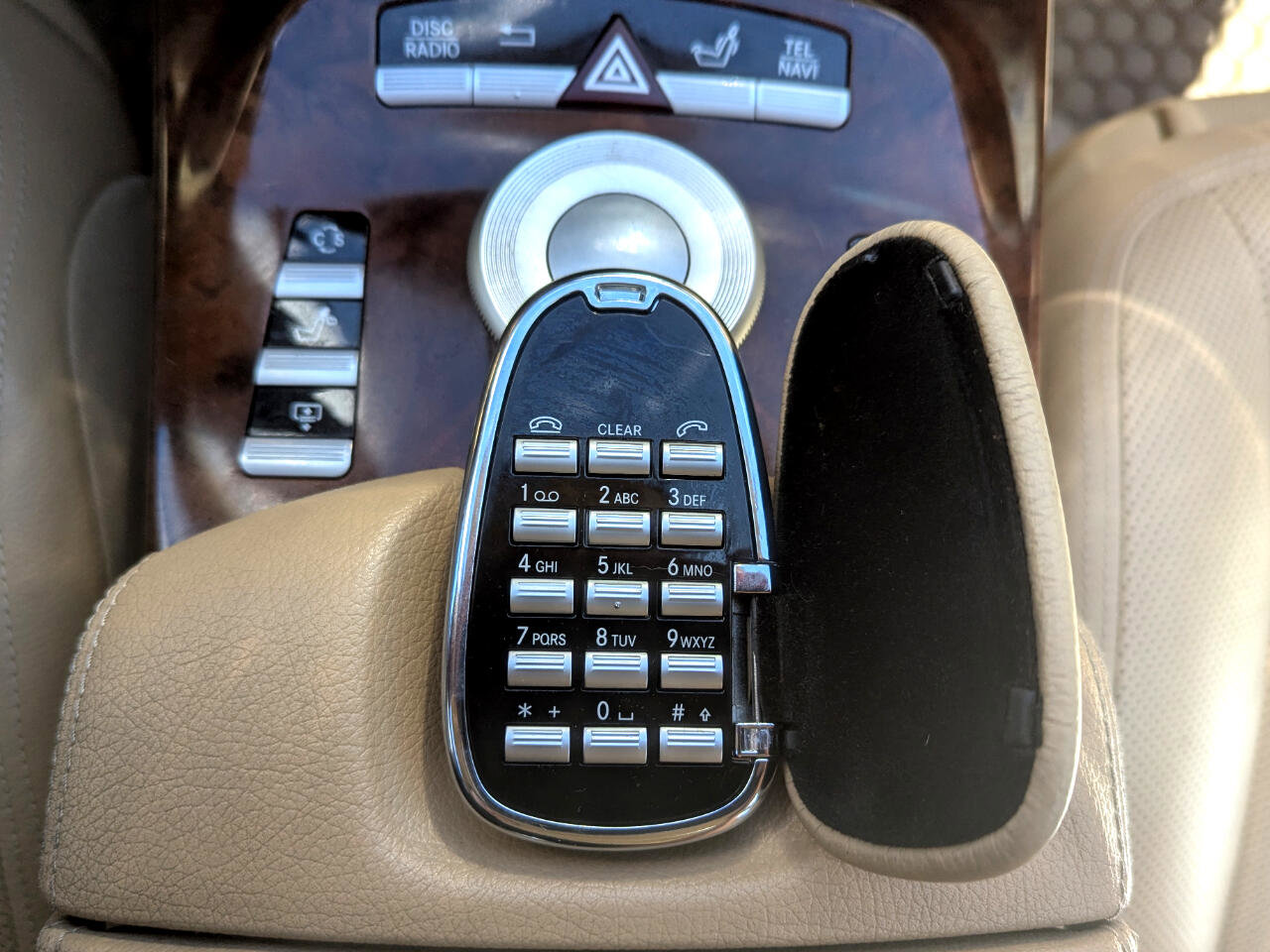 Used 2010 Mercedes-Benz S 550 4MATIC image 31