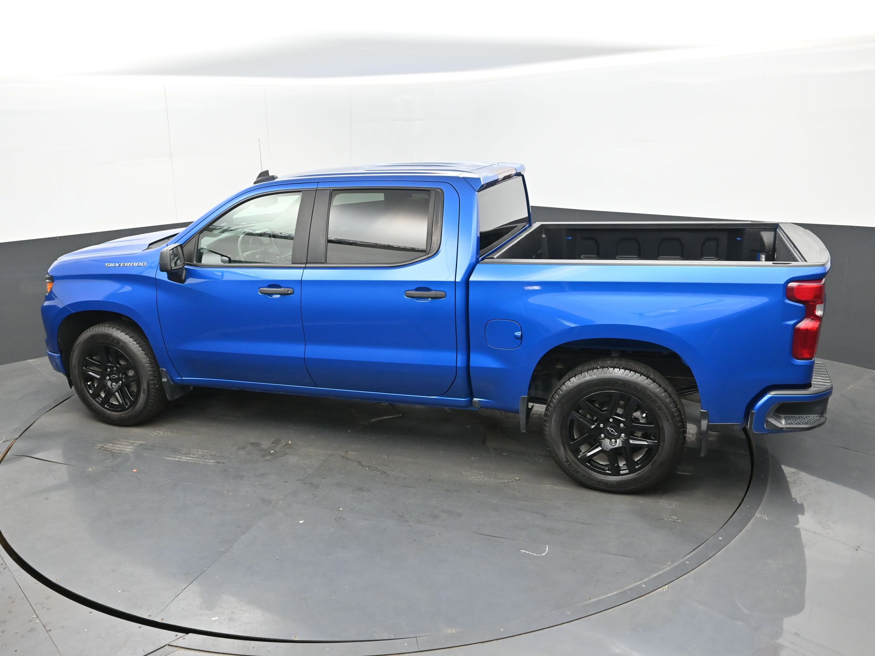 Used 2023 Chevrolet Silverado 1500 Custom image 36