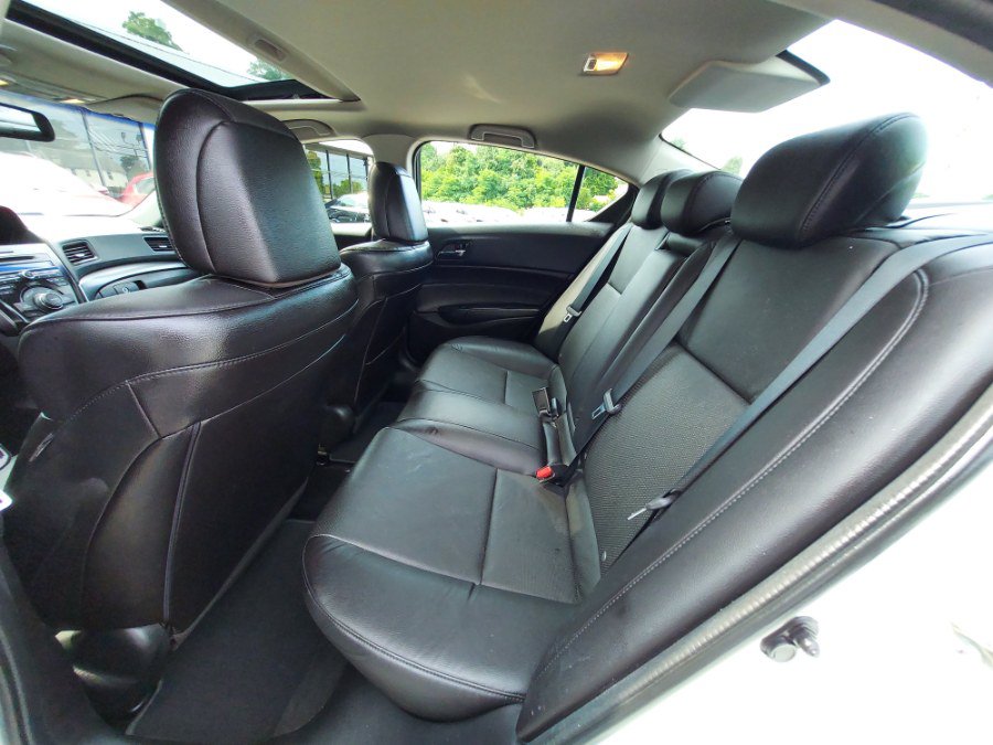 Used 2014 Acura ILX w/ Technology Package FWD image 9