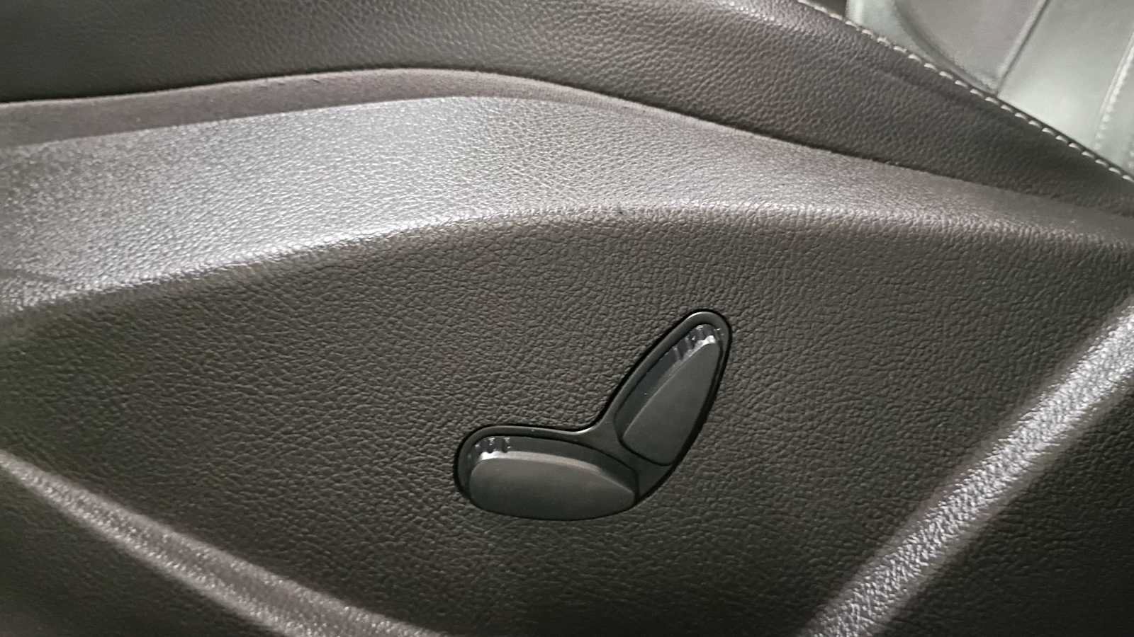 Used 2012 Ford Focus SEL FWD image 14