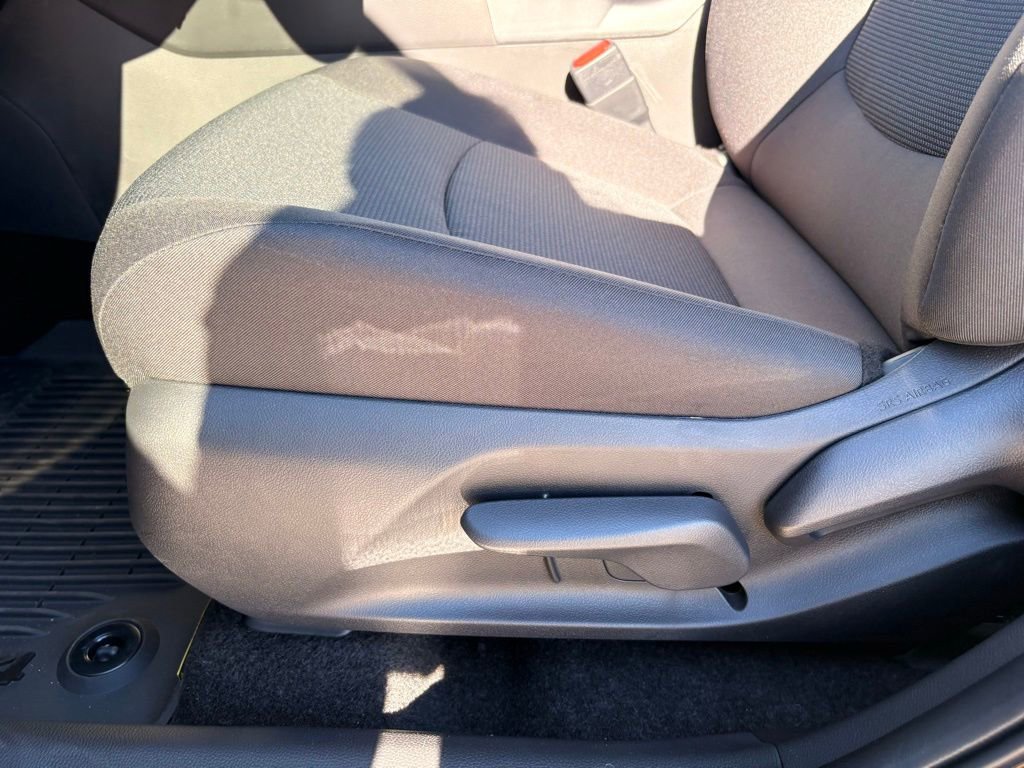 Used 2025 Toyota RAV4 LE image 23