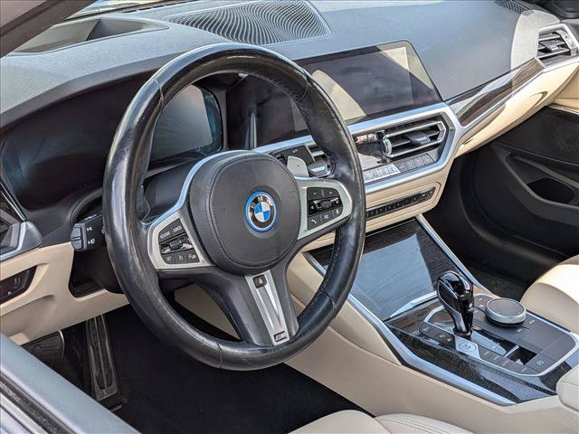 Used 2022 BMW 330e w/ M Sport Package RWD image 9