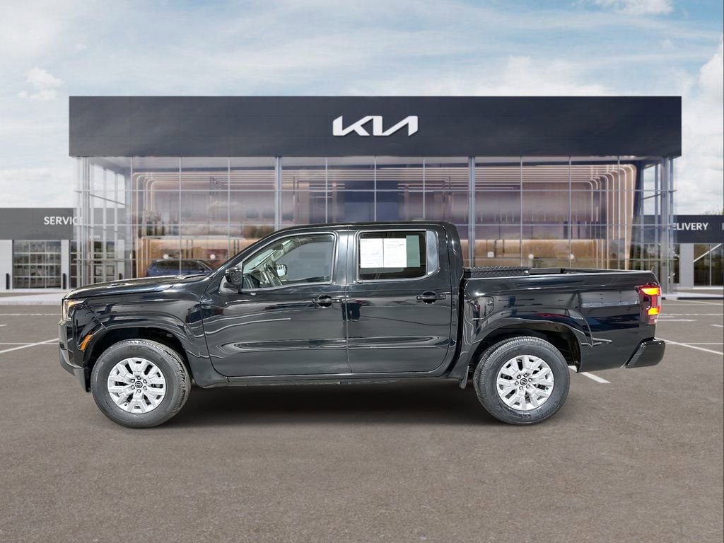 Used 2023 Nissan Frontier SV image 5