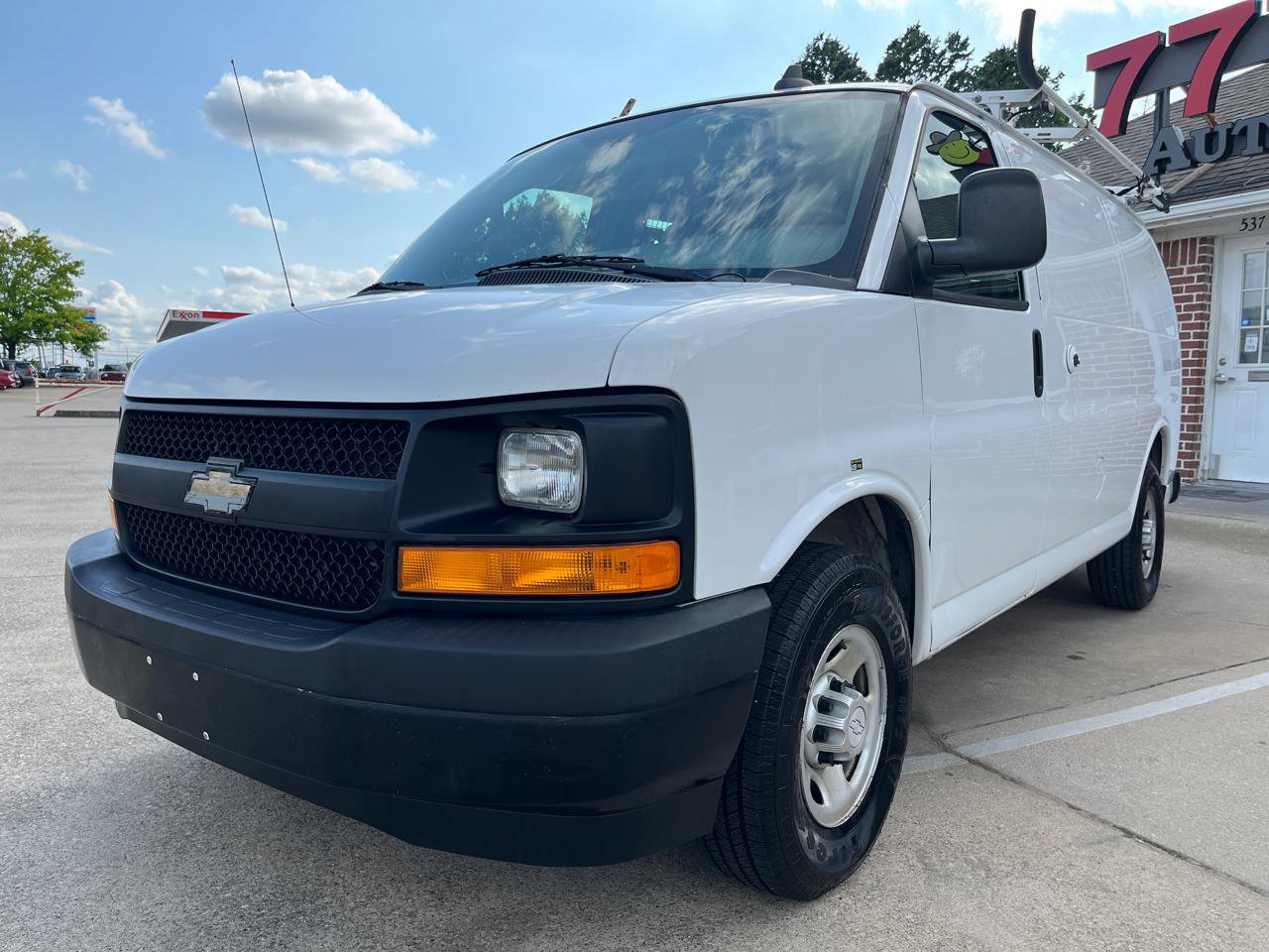 Used 2017 Chevrolet Express 2500 image 3