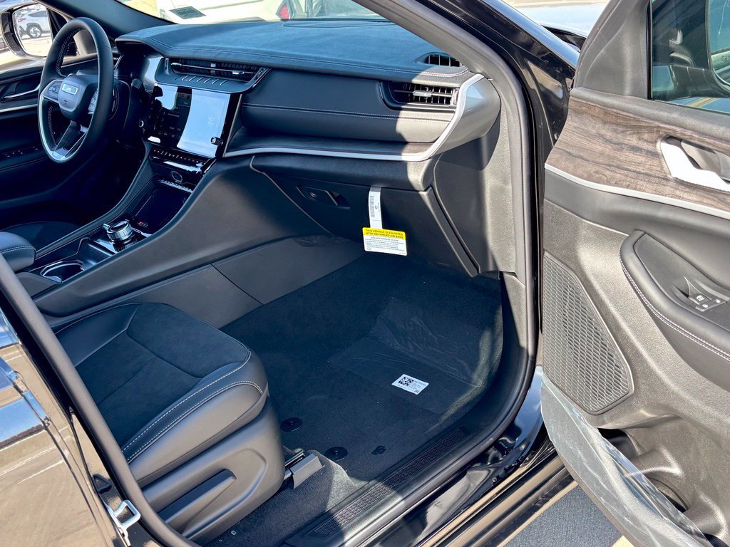 New 2027 Jeep Grand Cherokee 4WD image 28