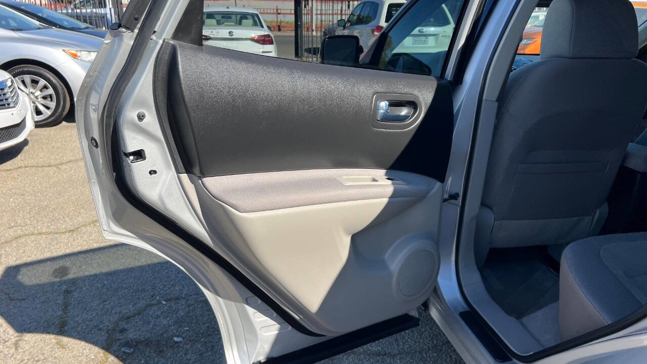 Used 2012 Nissan Rogue S w/ Special Edition Pkg image 21