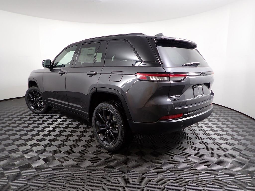 New 2025 Jeep Grand Cherokee Limited image 13