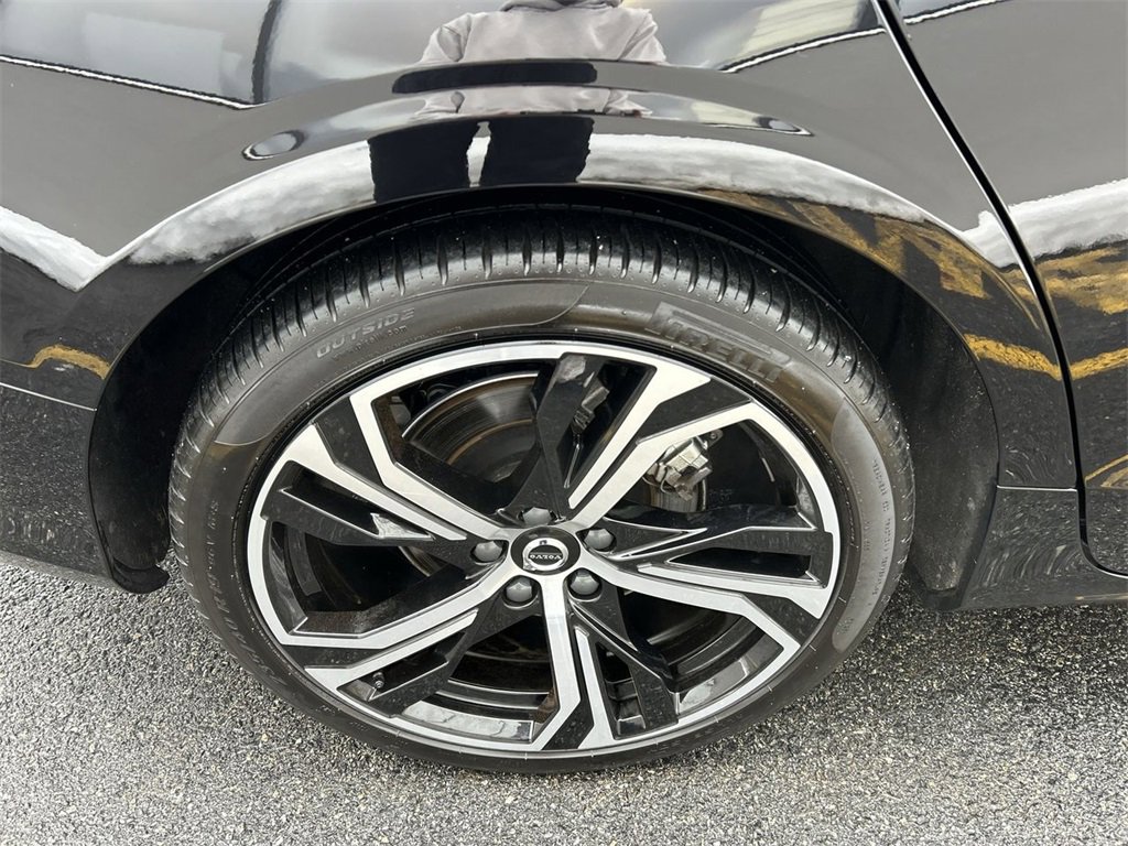 Certified 2025 Volvo S60 B5 Plus image 12