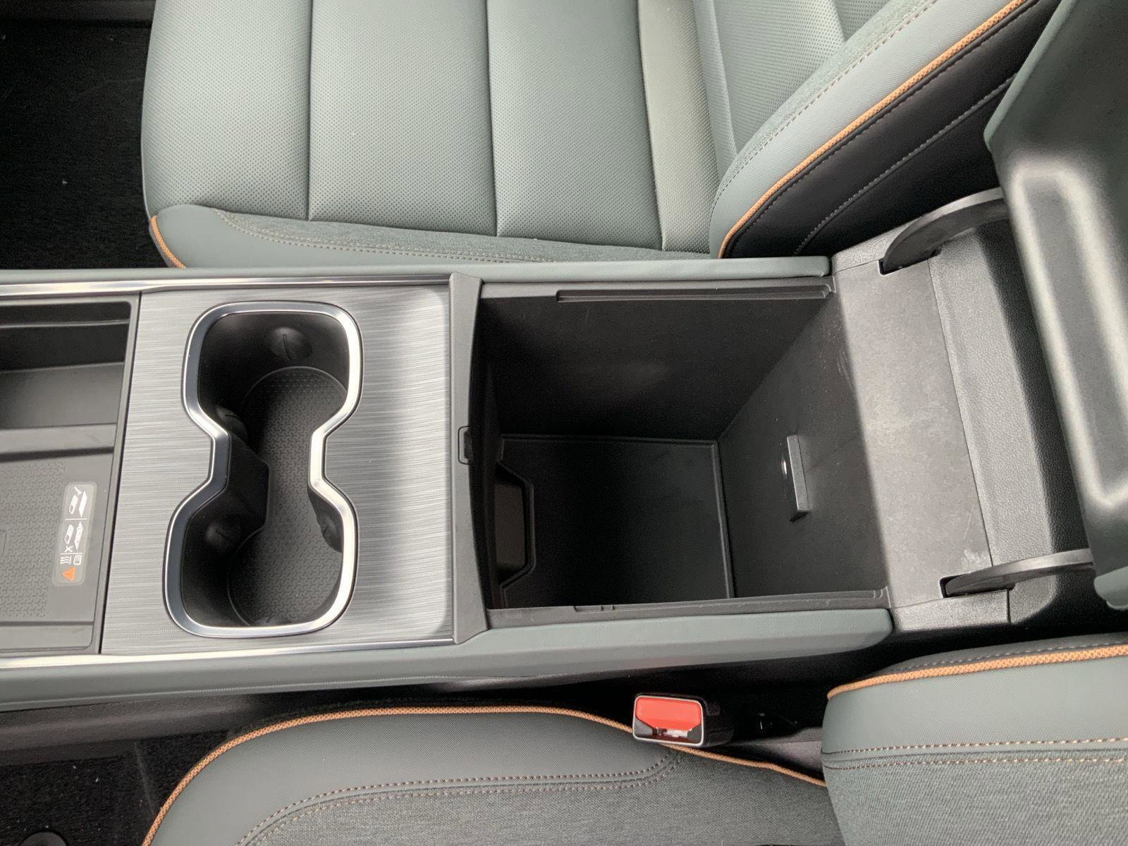 New 2026 GMC Acadia AT4 w/ Luxury Package image 52