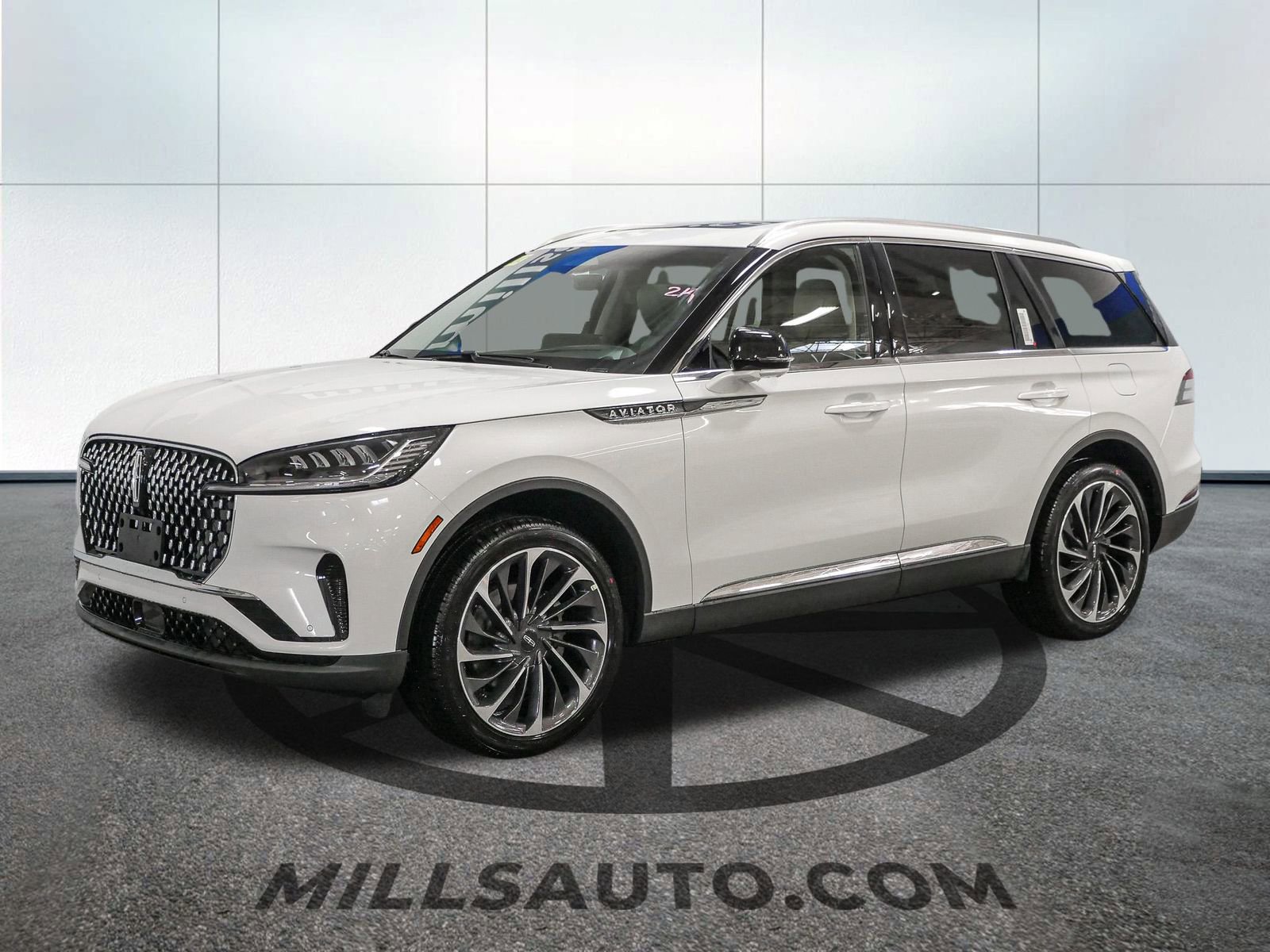 New 2025 Lincoln Aviator Reserve image 2