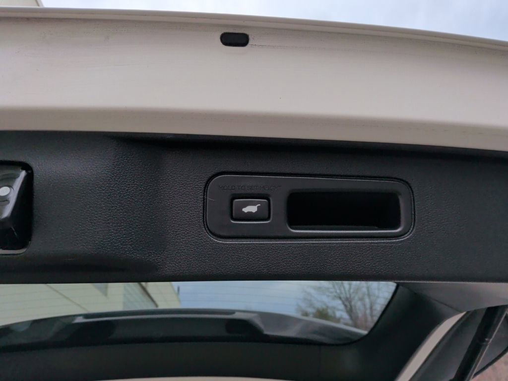 Certified 2023 Honda Pilot Touring image 10