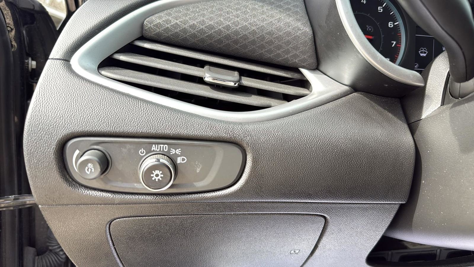 Used 2024 Chevrolet Malibu LS image 18