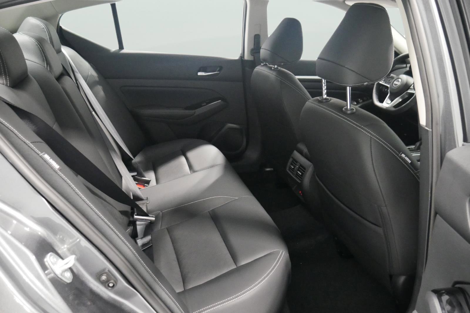 New 2025 Nissan Altima 2.5 SL image 17