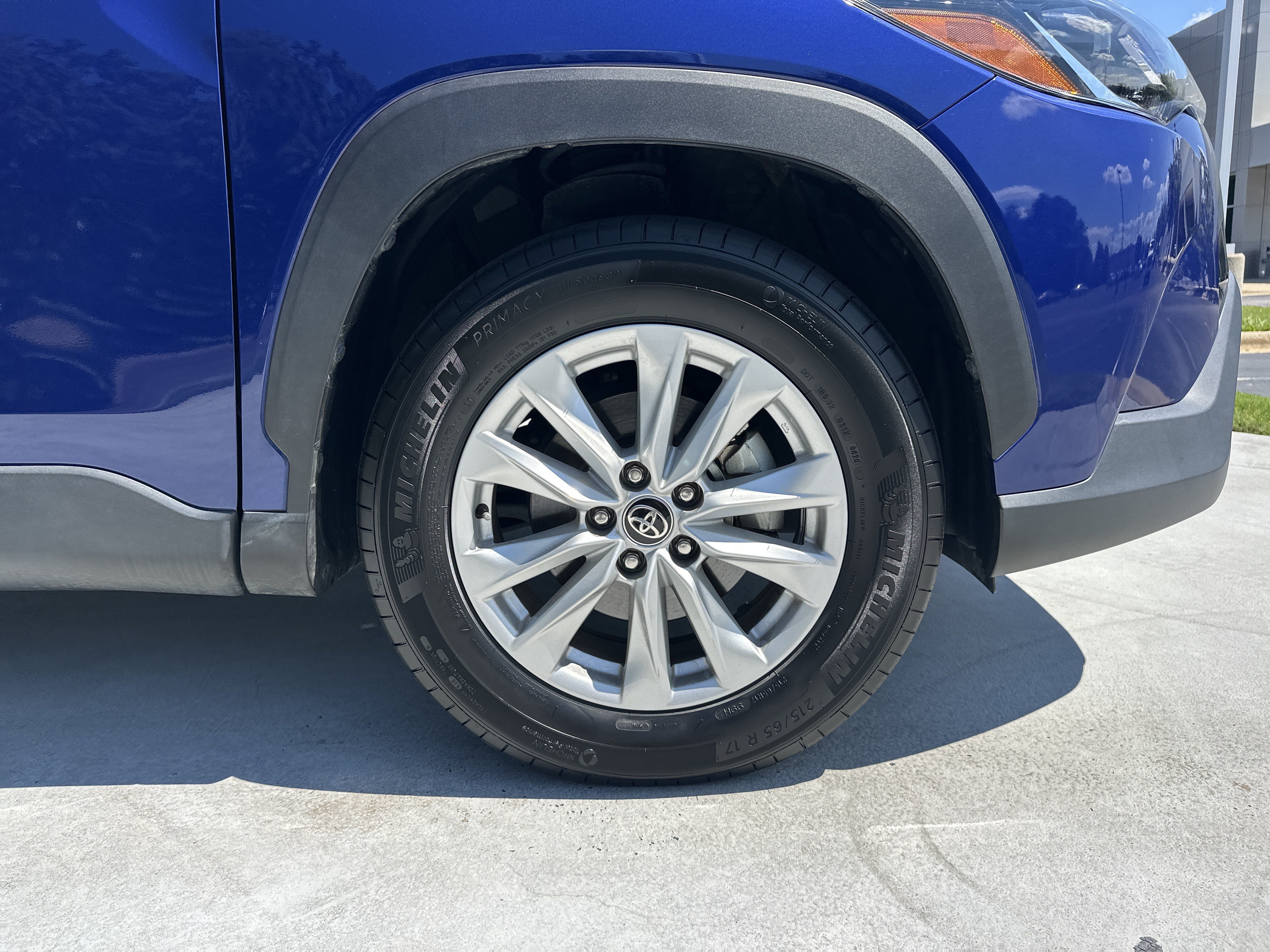 Certified 2023 Toyota Corolla Cross LE w/ Moonroof Package FWD image 13