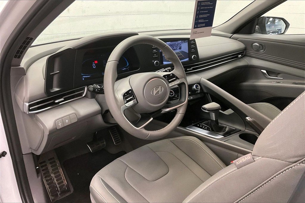 Certified 2025 Hyundai Elantra Sport w/ Cargo Package image 12