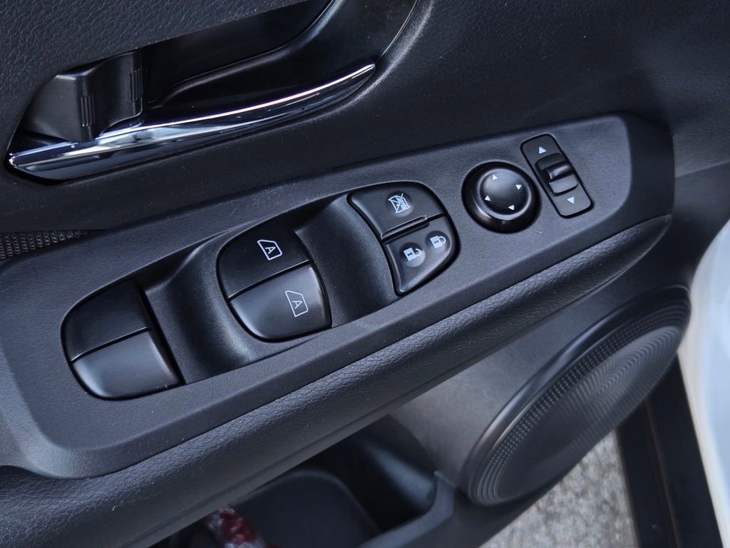 Used 2022 Nissan Kicks SV w/ Interior Electronics Package image 11