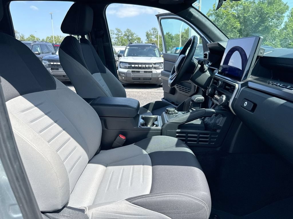 Used 2024 Toyota Tacoma TRD Sport AWD/4WD image 21