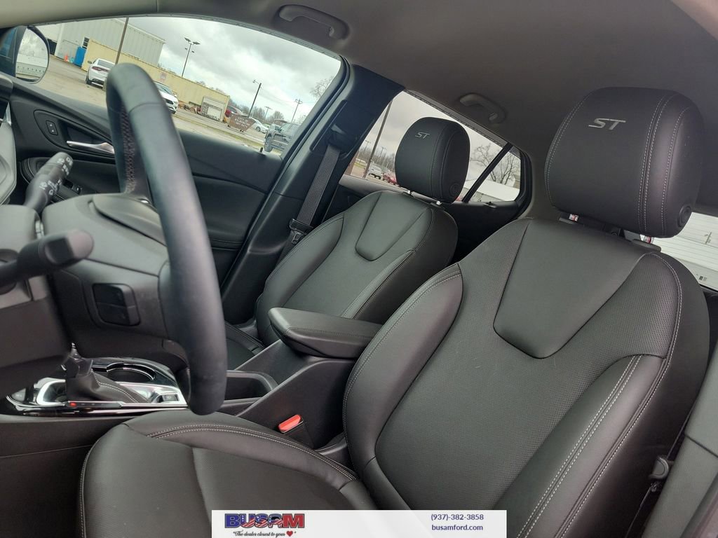 Used 2024 Buick Encore GX Sport Touring w/ Comfort Package image 14