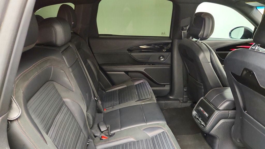 Used 2024 Lincoln Nautilus Reserve w/ Equipment Group 202A AWD/4WD image 24