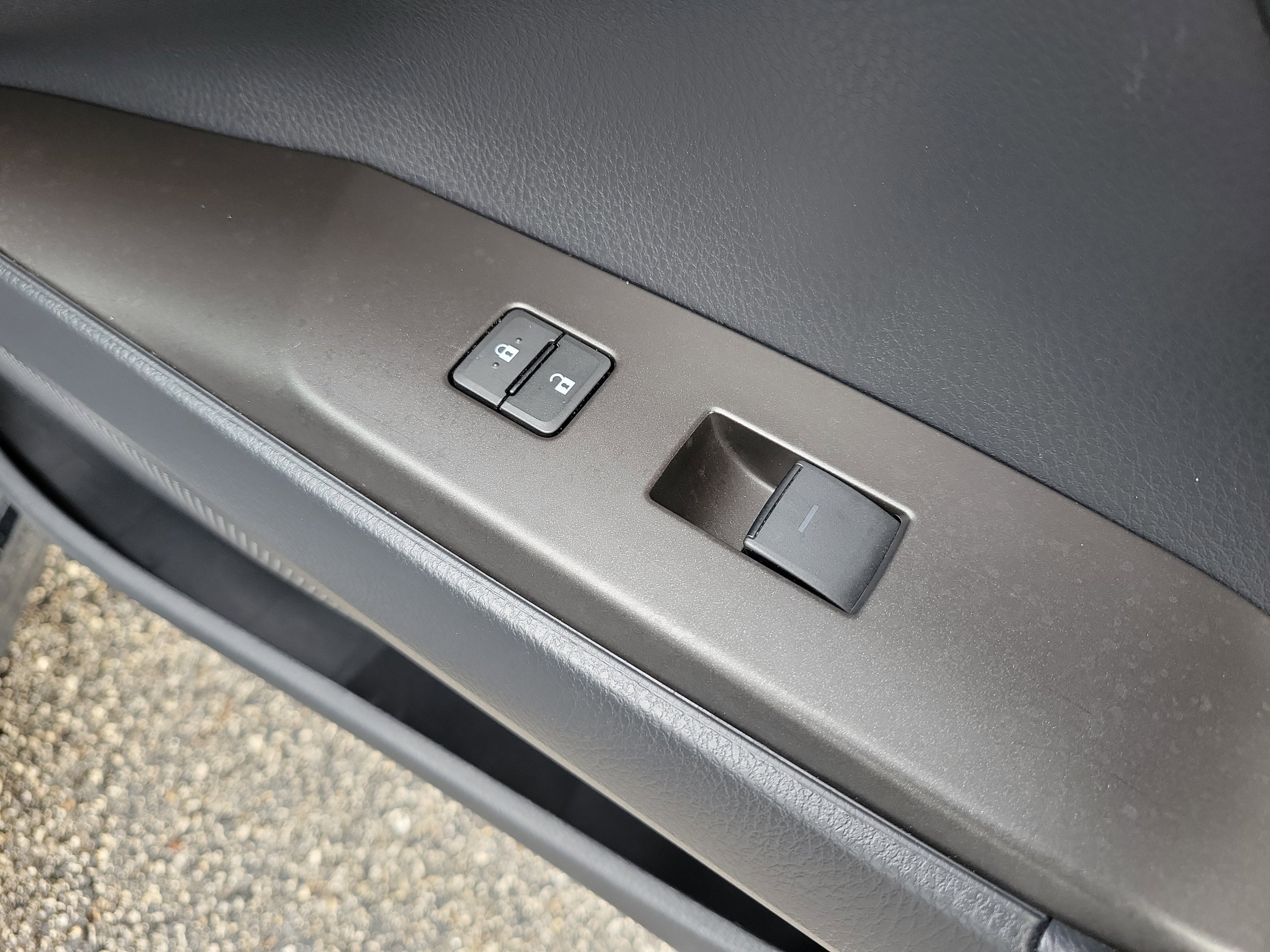 Used 2021 Toyota Camry SE image 11