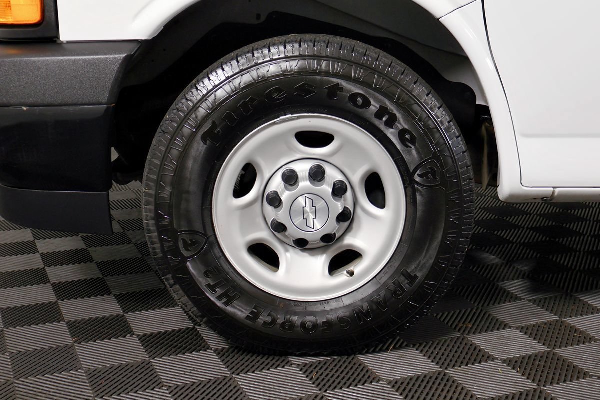 Used 2017 Chevrolet Express 2500 LS RWD image 45