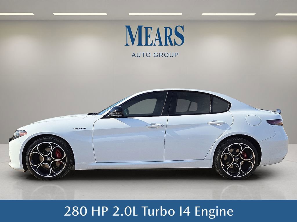 Used 2024 Alfa Romeo Giulia Veloce image 3