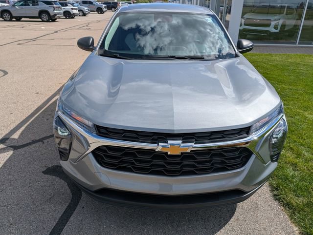 Used 2024 Chevrolet Trax LS FWD image 3