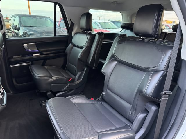 Used 2025 Ford Expedition Platinum AWD/4WD image 16