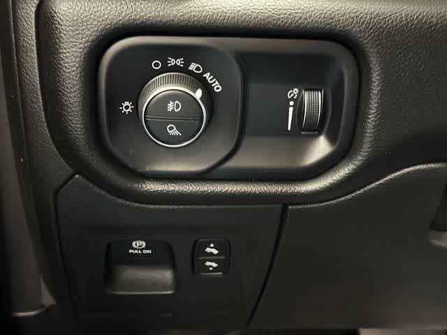 Used 2023 RAM 1500 Big Horn AWD/4WD image 19