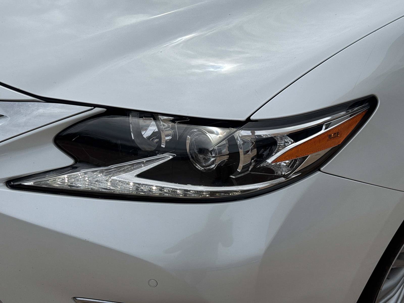 Used 2017 Lexus ES 350 w/ Premium Package FWD image 8