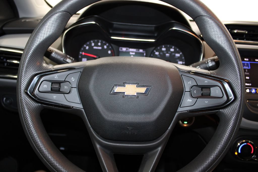Used 2022 Chevrolet TrailBlazer LT FWD image 30