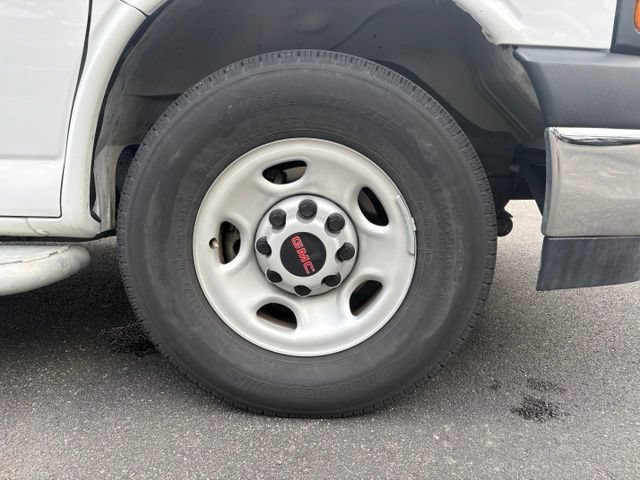 Used 2025 GMC Savana 2500 w/ Driver Convenience Package RWD image 19