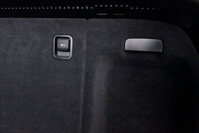 Used 2019 BMW X6 xDrive50i w/ M Sport Package image 35