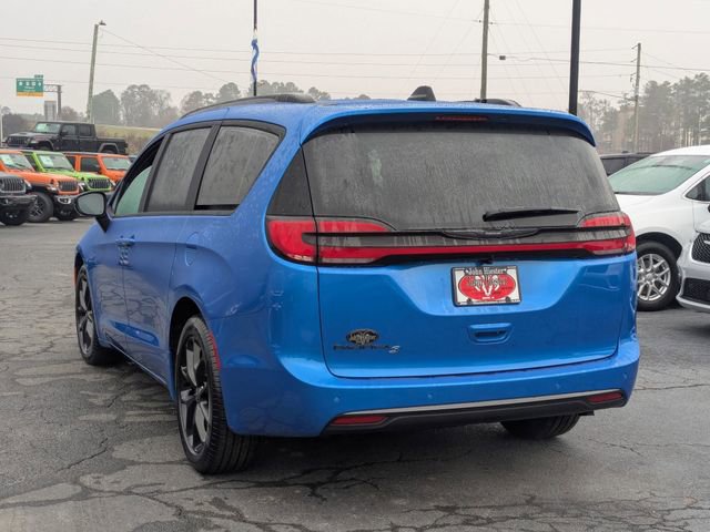 New 2026 Chrysler Pacifica Select w/ S Appearance Package image 5