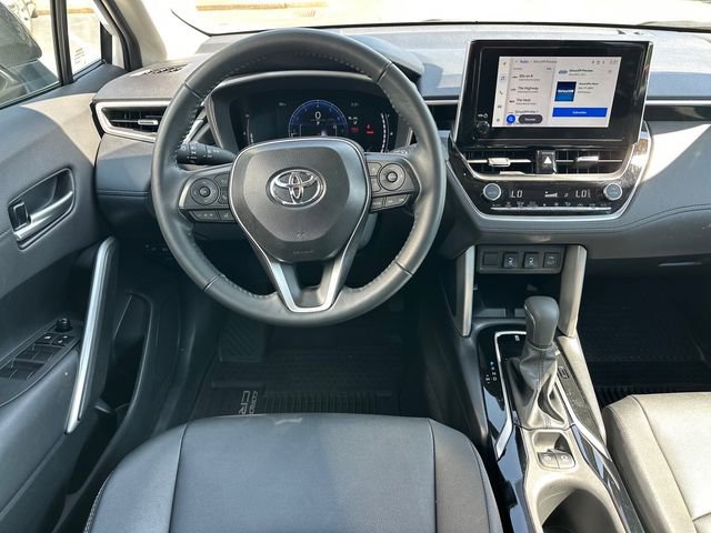 Used 2025 Toyota Corolla Cross XLE w/ Convenience Package image 10