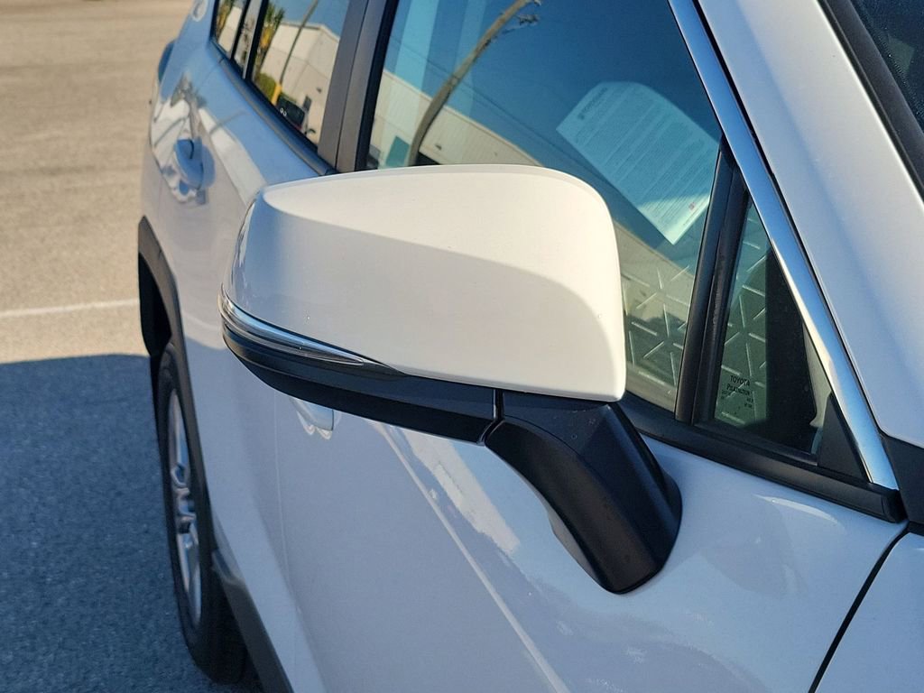 New 2025 Toyota RAV4 XLE image 21