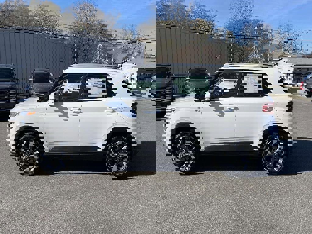 New 2026 Hyundai Venue SEL image 3