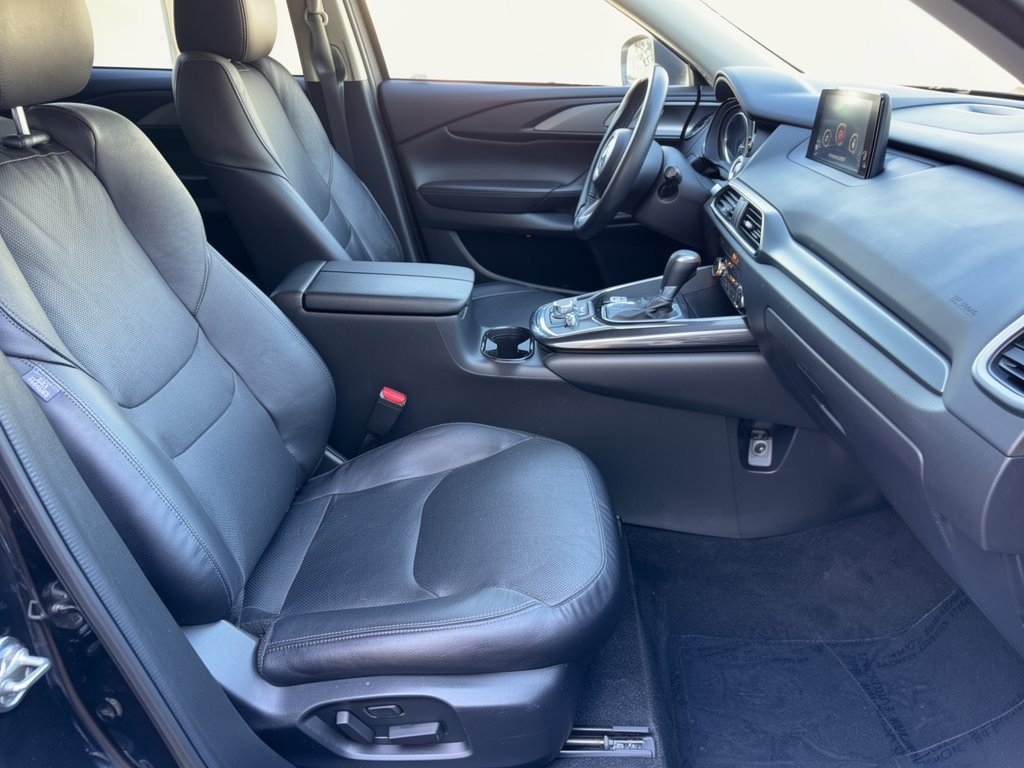 Used 2018 MAZDA CX-9 Touring FWD image 30