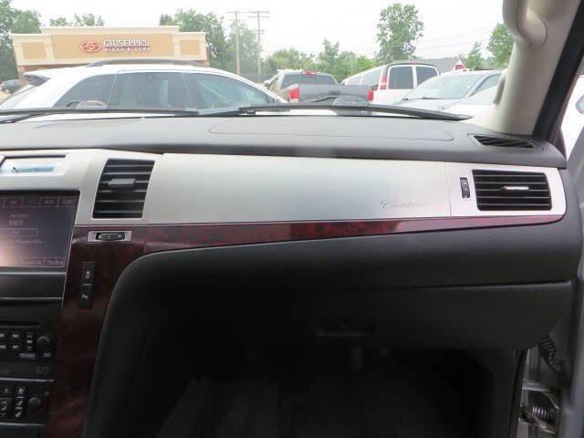 Used 2013 Cadillac Escalade EXT Luxury AWD/4WD image 39