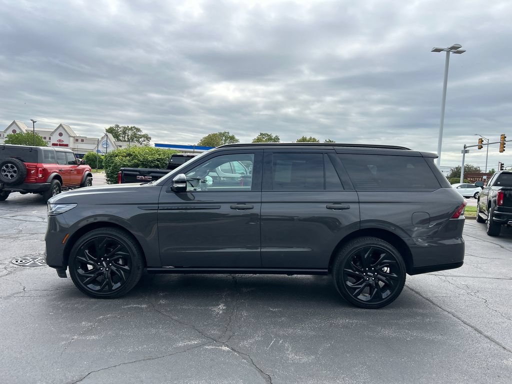 Used 2025 Lincoln Navigator Black Label AWD/4WD image 7
