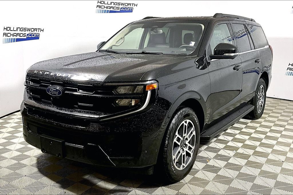 Certified 2025 Ford Expedition Active AWD/4WD image 1