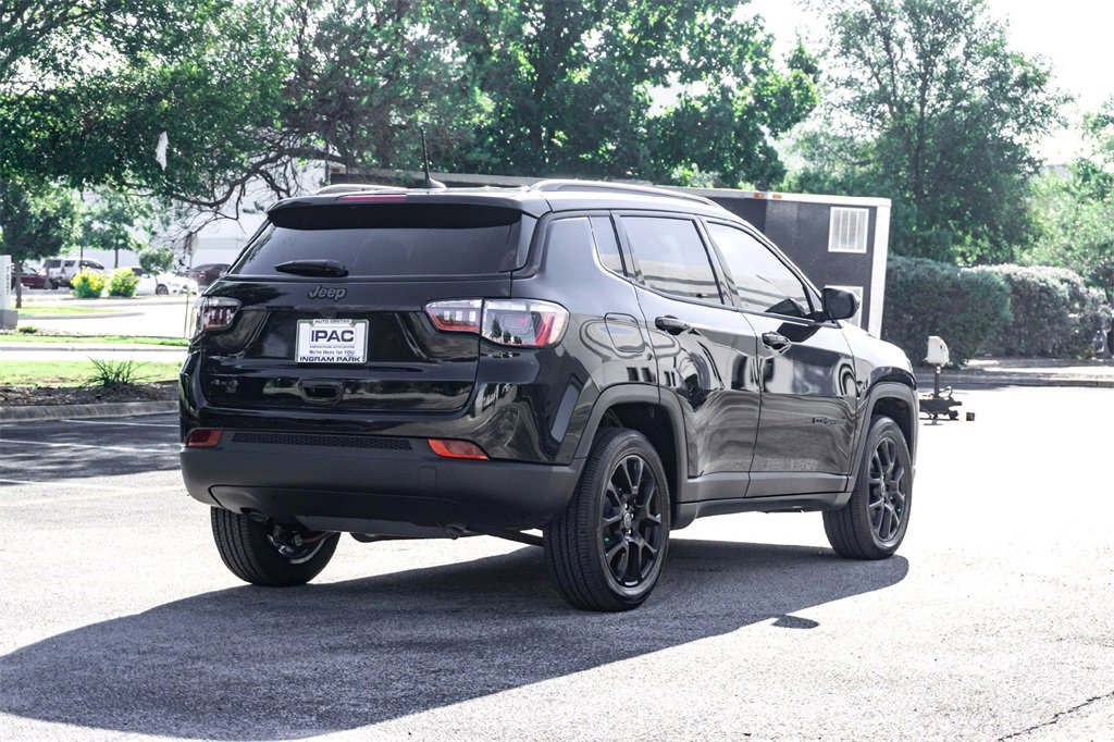 New 2026 Jeep Compass Latitude image 4