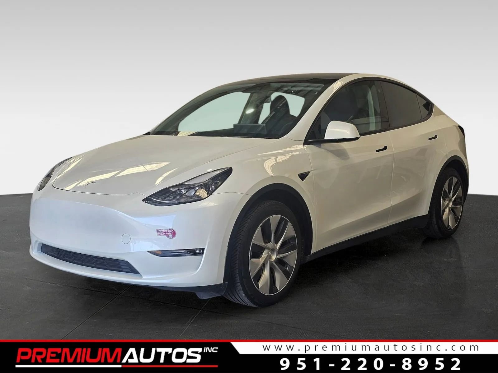 Used 2023 Tesla Model Y Long Range image 1