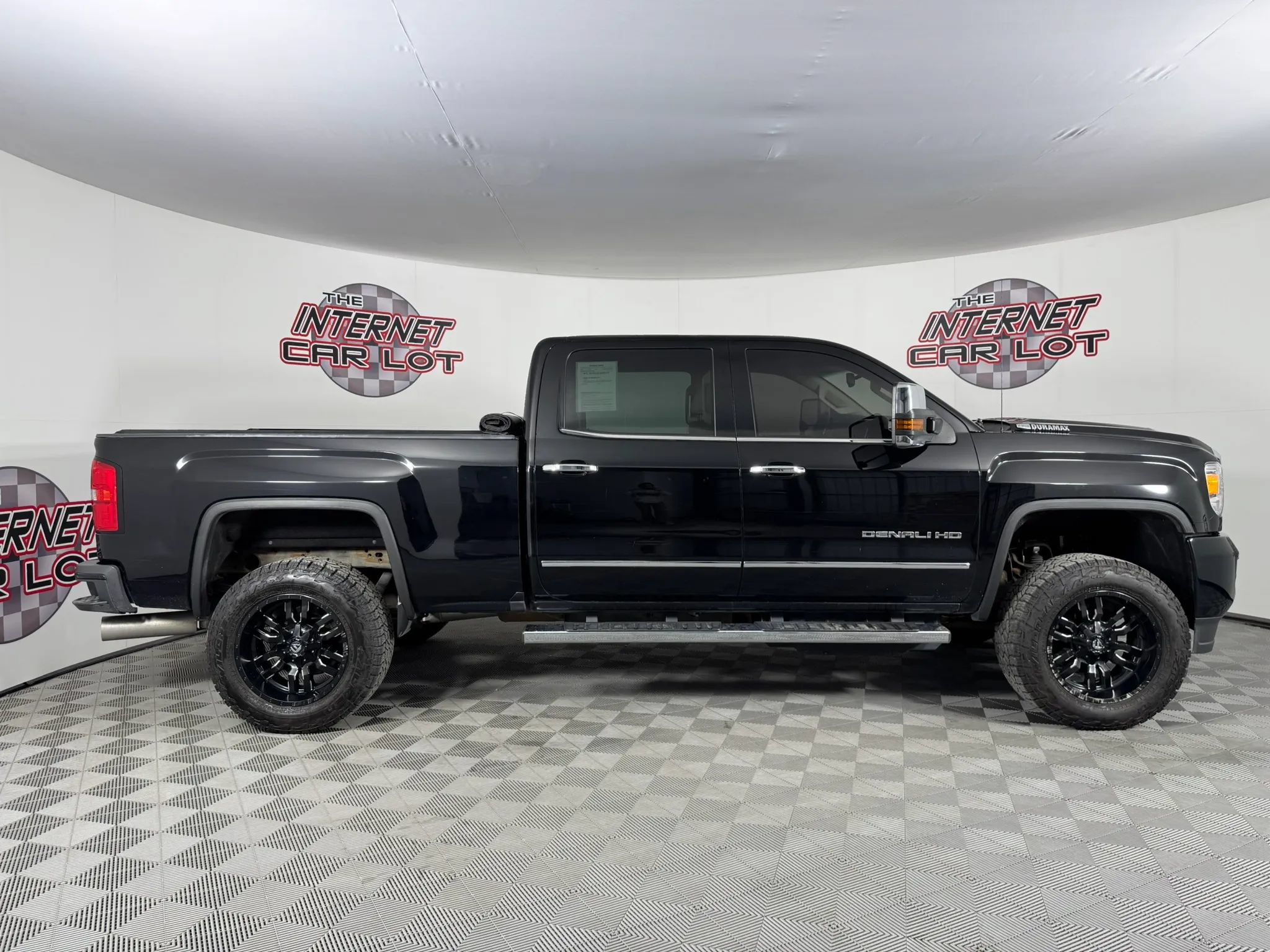 Used 2019 GMC Sierra 2500 Denali w/ Duramax Plus Package AWD/4WD image 8